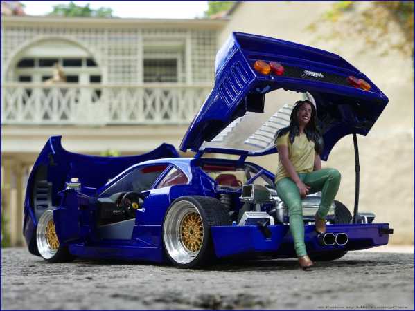 1:18 Ferrari F40 GTO + 3tlg.BBS Alu-Felgen + BBR Vitrine = UNIKAT